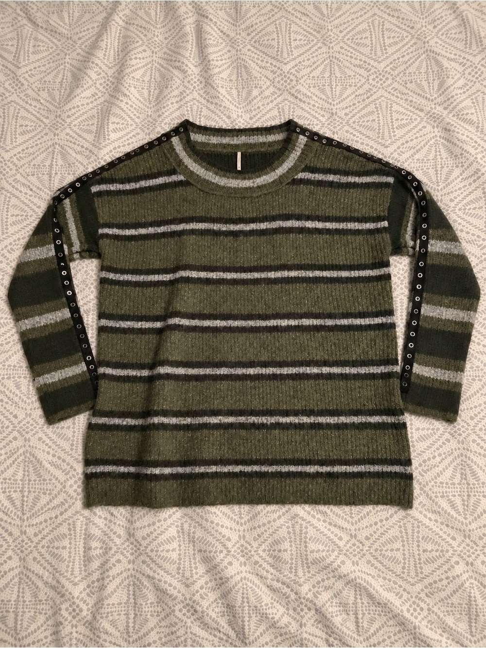 Free People Alpaca Wool Blend Striped Grommet Oversized Sweater Size S - Picture 3 of 13